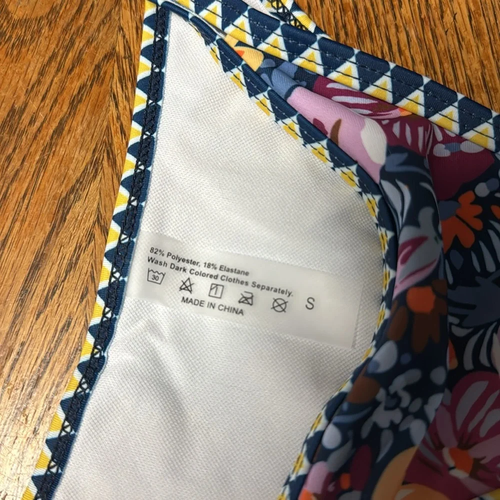 Soly hux NWOT S SEXY Floral with Geometric Trim CHEEKY TRIANGLE BIKINI SET - Picture 6 of 6